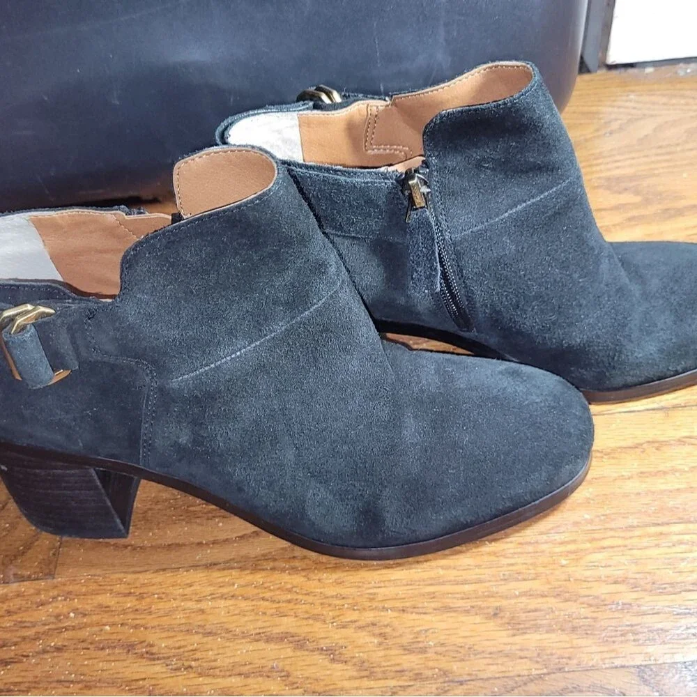 Sarto Size 7.5 Black Suede Ankle Boots